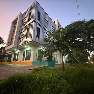 https://living-box-san-fernando.cali-hotels.com